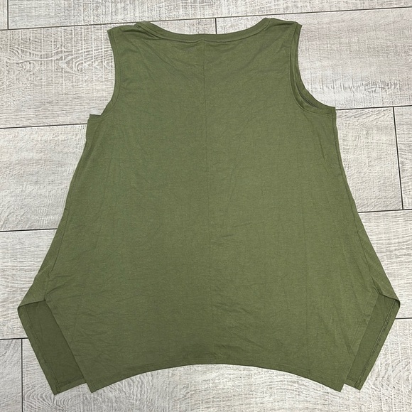 Terra & Sky Green Boxy Sleeveless Tank Top - Picture 5 of 6